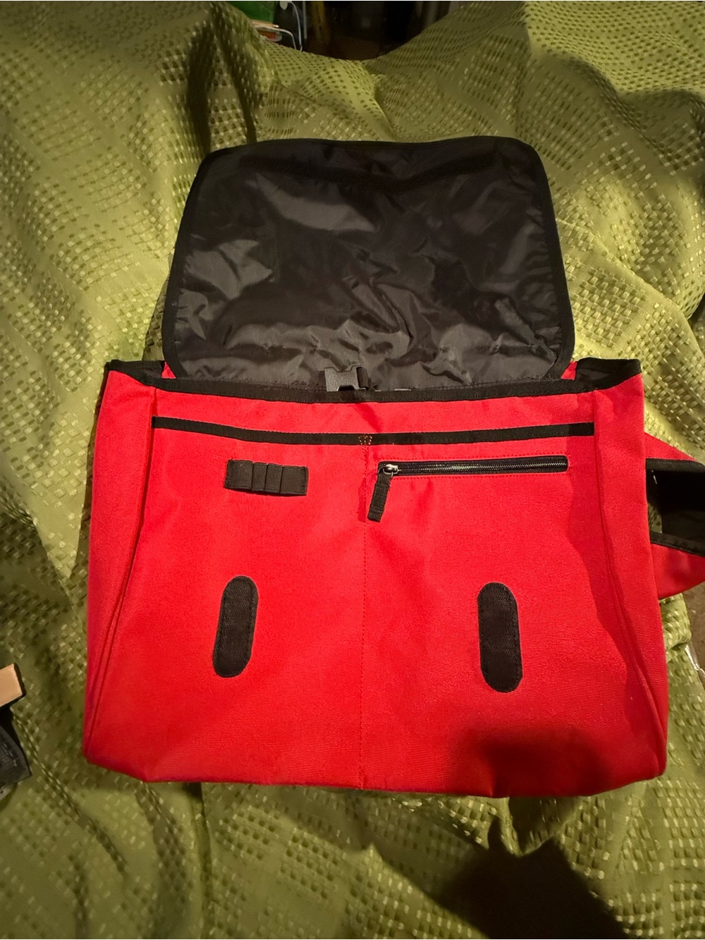 Tommy Hilfiger Red Messenger Bag with Black Trim - Picture 2 of 13